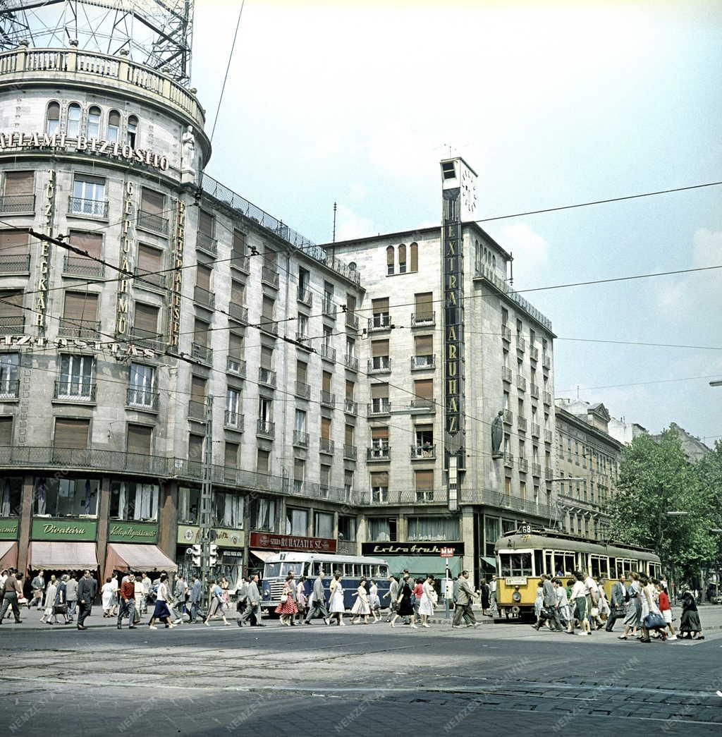 Városkép - Astoria