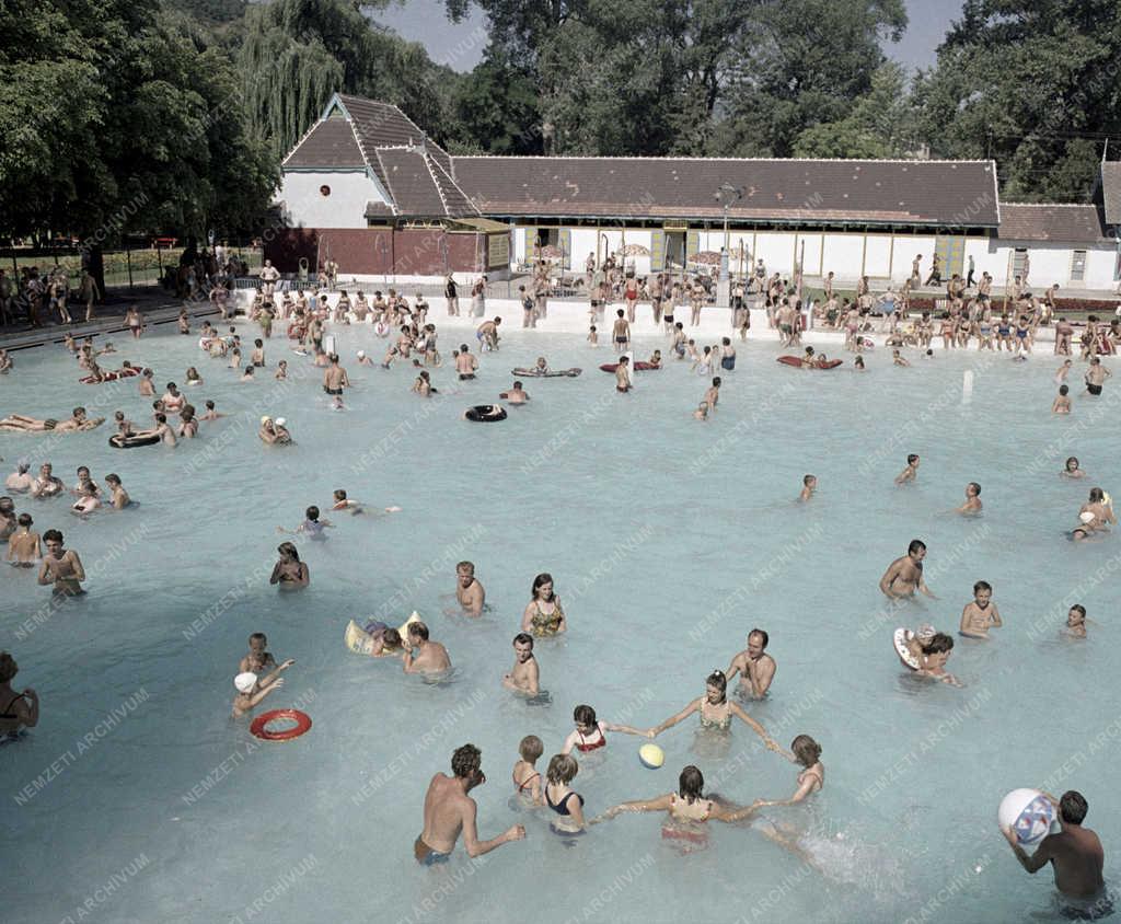 Szabadidő - Miskolctapolcai Strandfürdő