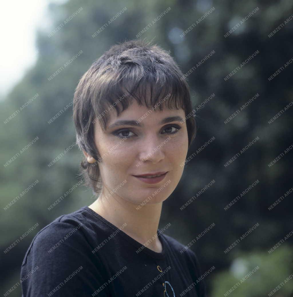 Kultúra - Igó Éva színésznő