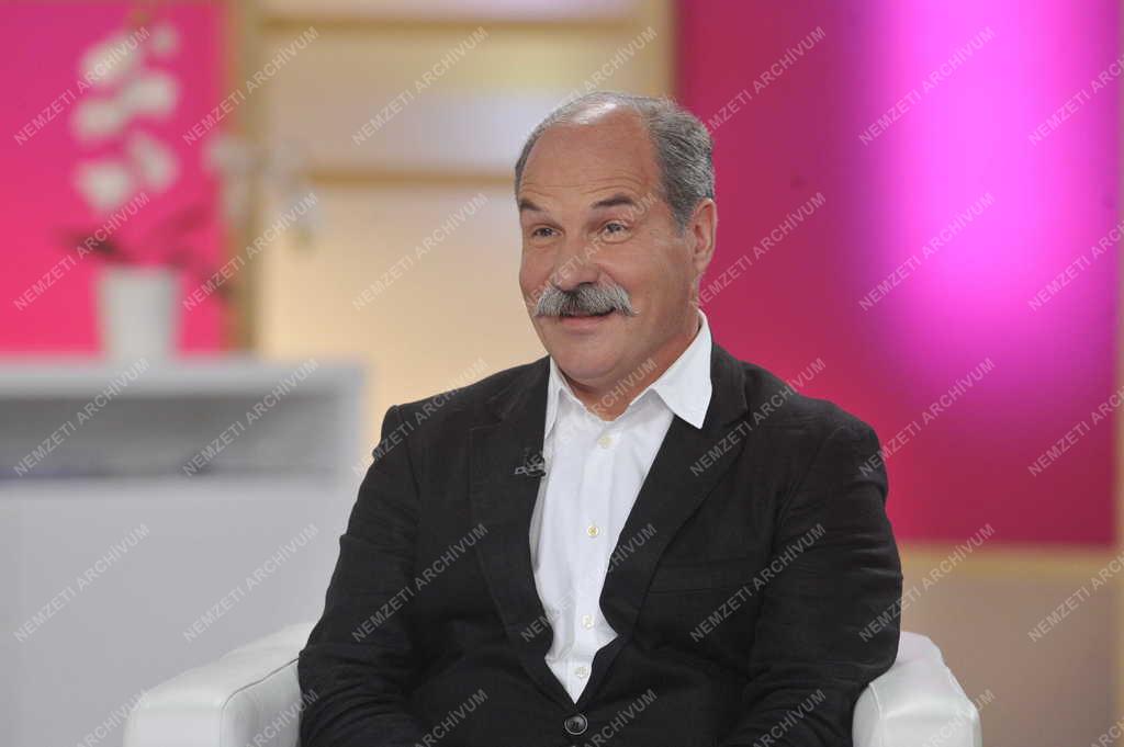Televízió - Ridikül című női beszélgetős műsor