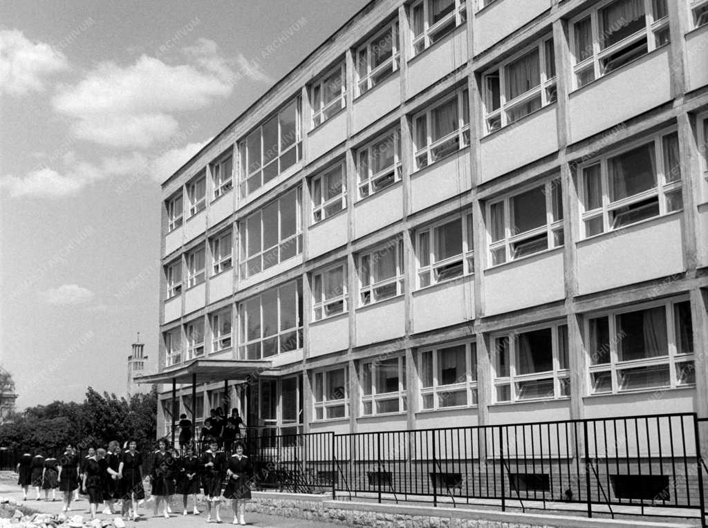Oktatás - Debreceni Egészségügyi Szakiskola