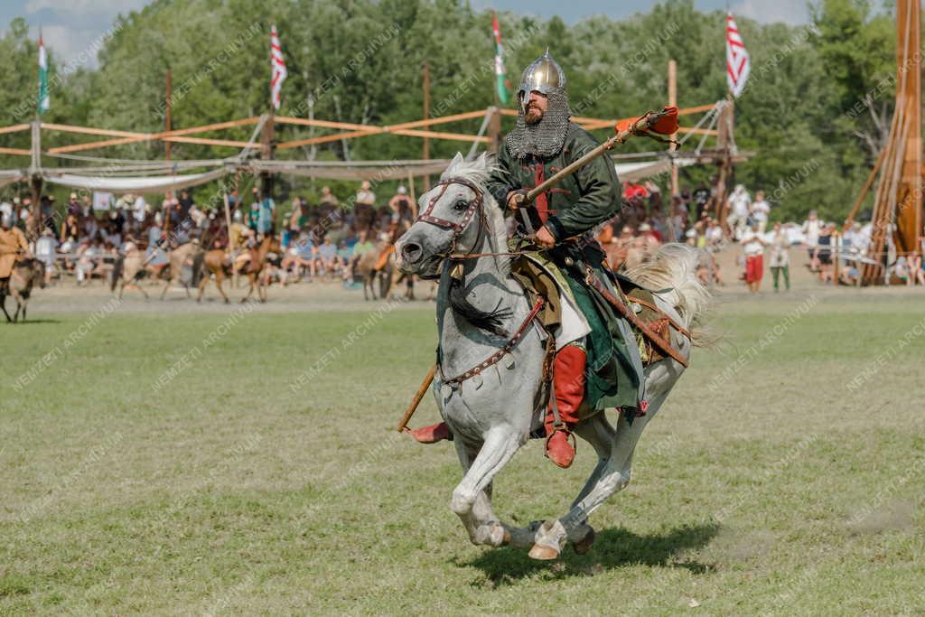 Néphagyomány - Kultúra - Ősök Napja Bugacon - Kurultaj Magyar Törzsi Gyűlés