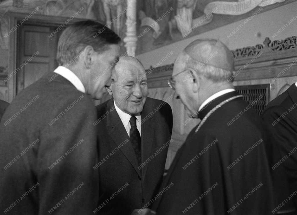 Külpolitika - Casaroli bíboros Magyarországon