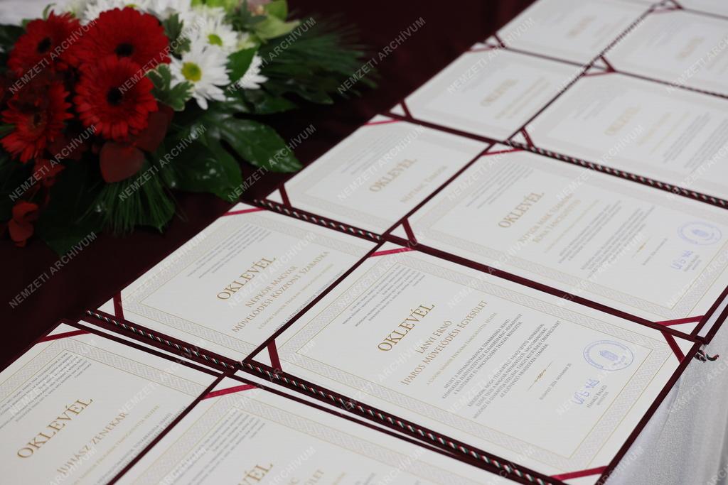A Csoóri Sándor Program oklevélátadó ünnepsége Szabadkán