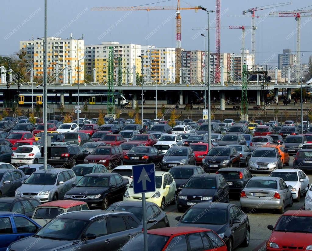 Közlekedés - Budapest - Parkolj és utazz! - parkoló Őrmezőn
