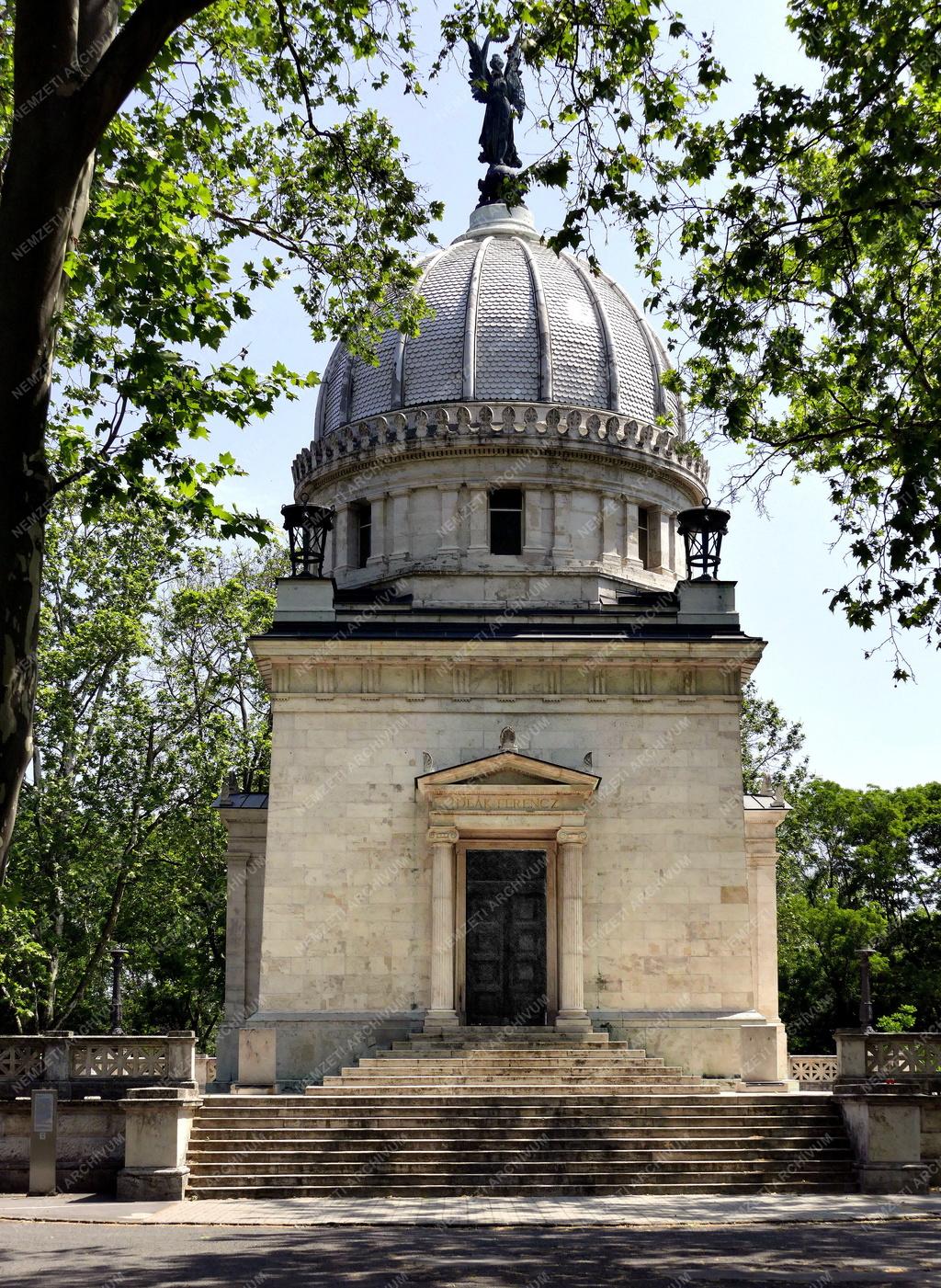 Temető - Budapest - Fiumei Úti Sírkert