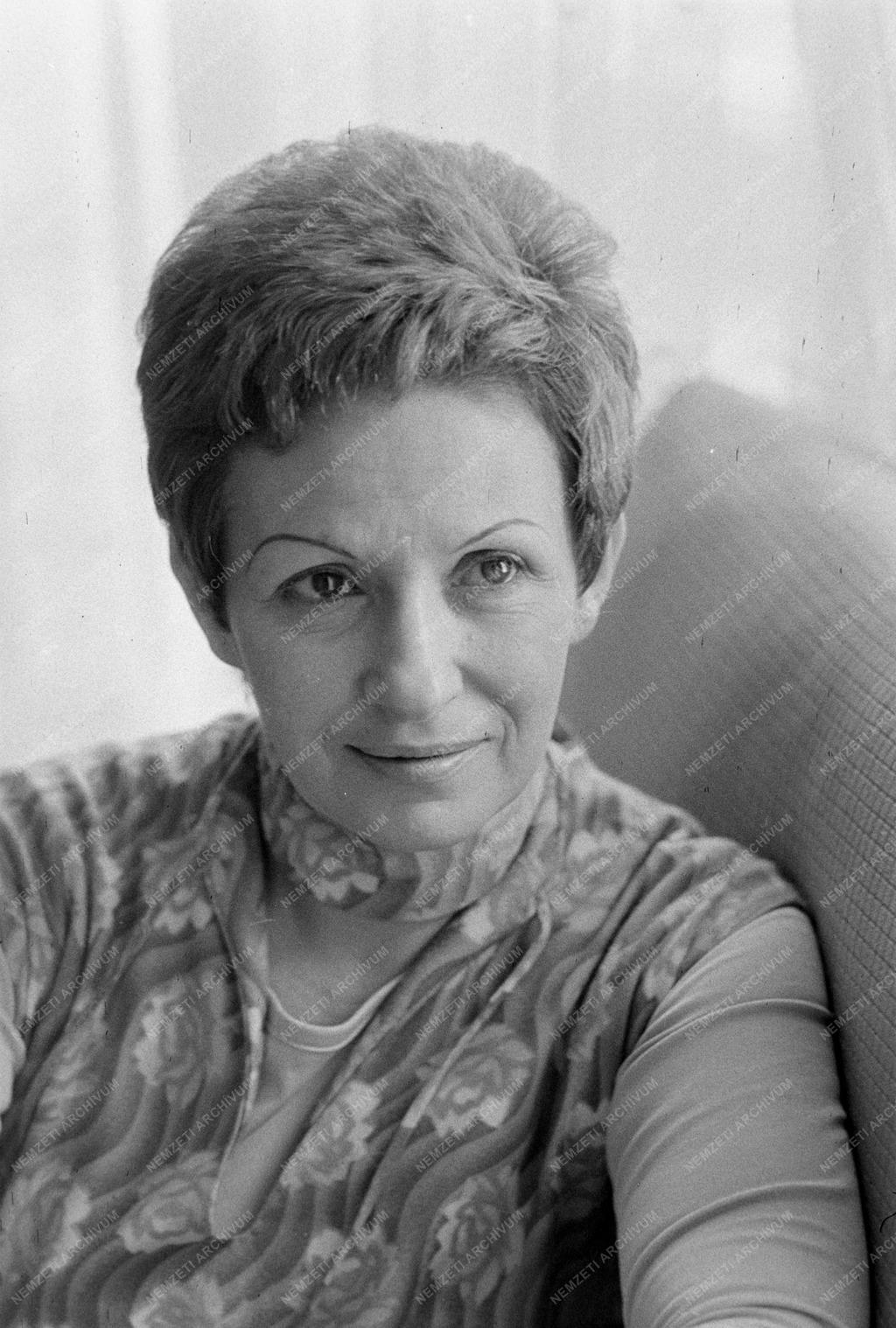 Kultúra - Zsolnai Hédi énekesnő