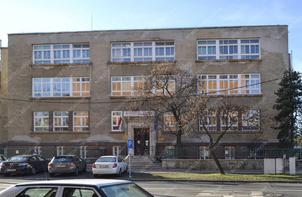 Épület - Budapest - Az OÉTI épülete