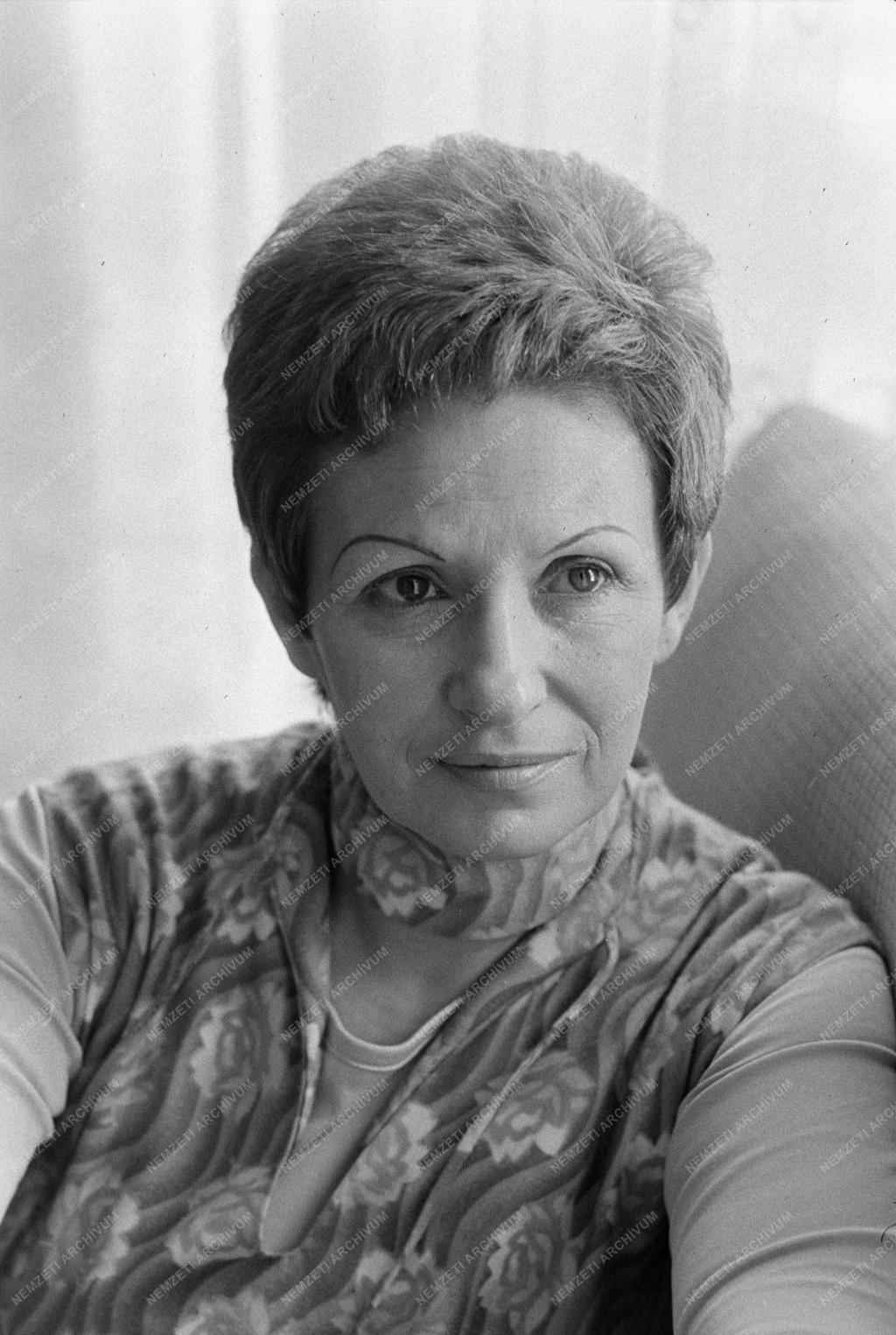 Kultúra - Zsolnai Hédi énekesnő