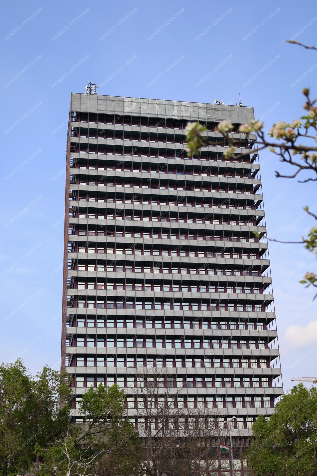 Pénzügy - Budapest - Országos Nyugdíjfolyósító Intézet székháza