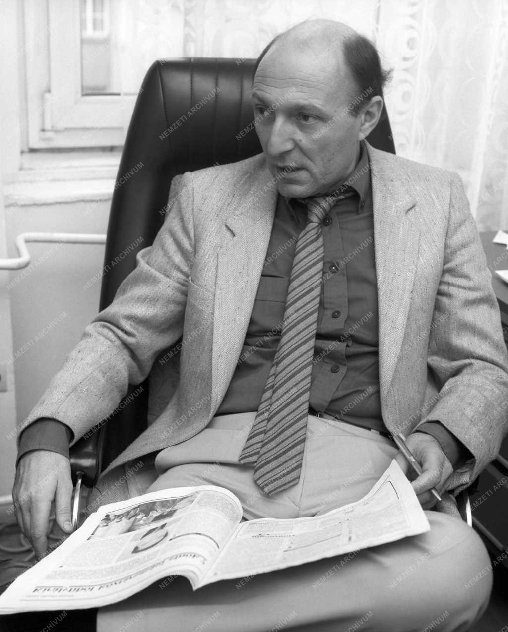 Sajtó - 168 Óra - Mester Ákos főszerkesztő