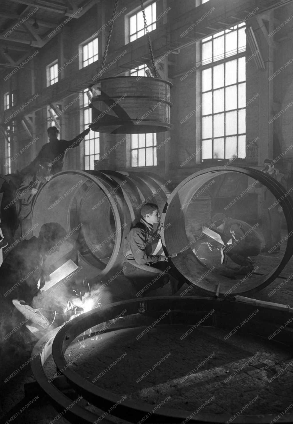 Ipar - Felszabadulási verseny a Szellőző Művekben