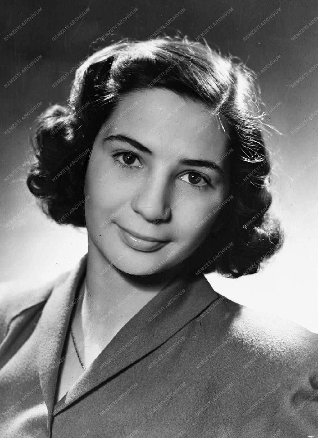 Csinády Dóra balettművész
