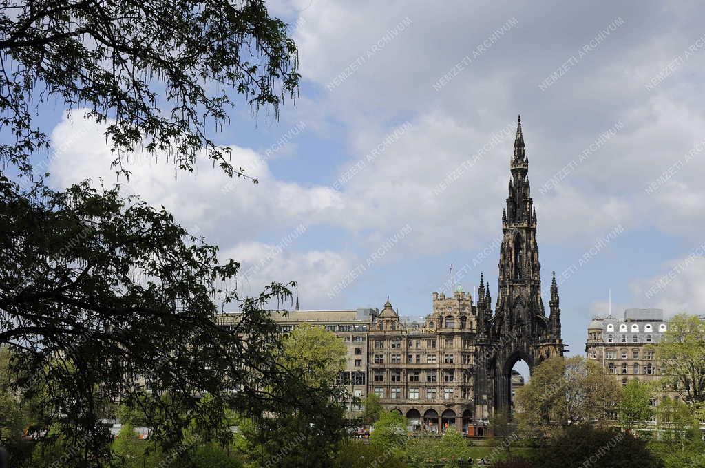 Városok - Edinburgh - Scott Monument 