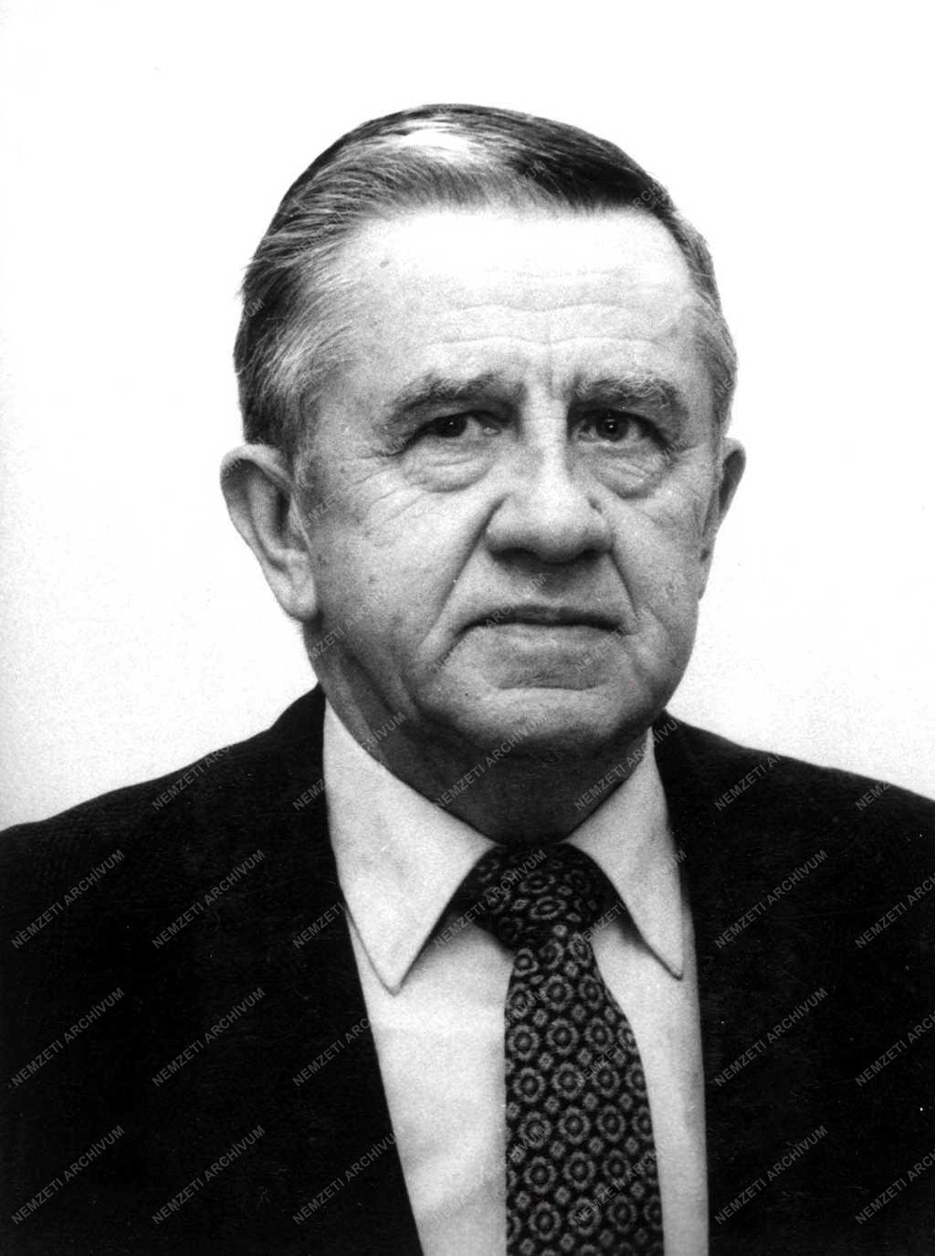 Dr. Nagy József