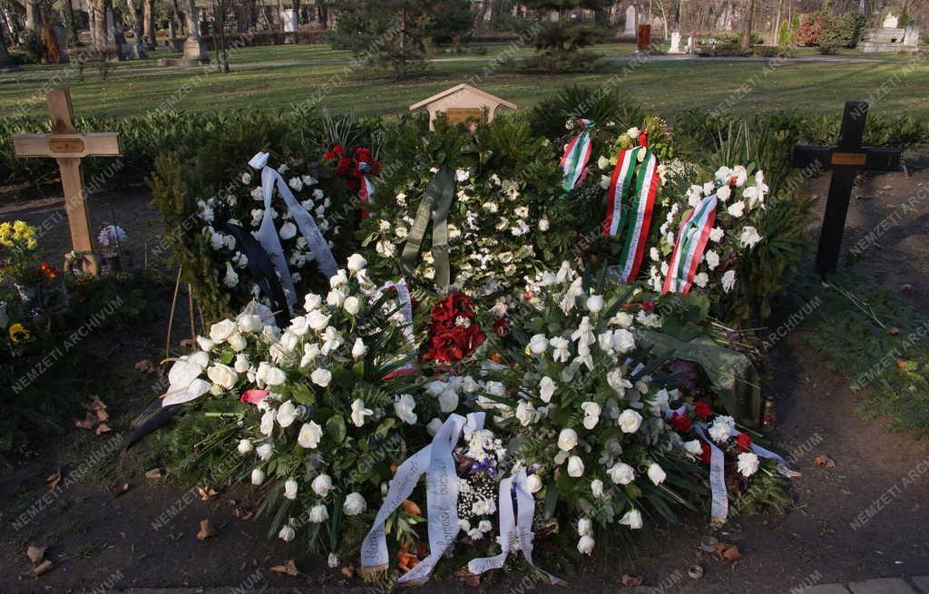 Temető - Jancsó Mikló sírja a Fiumei úti Nemzeti Sírkertben