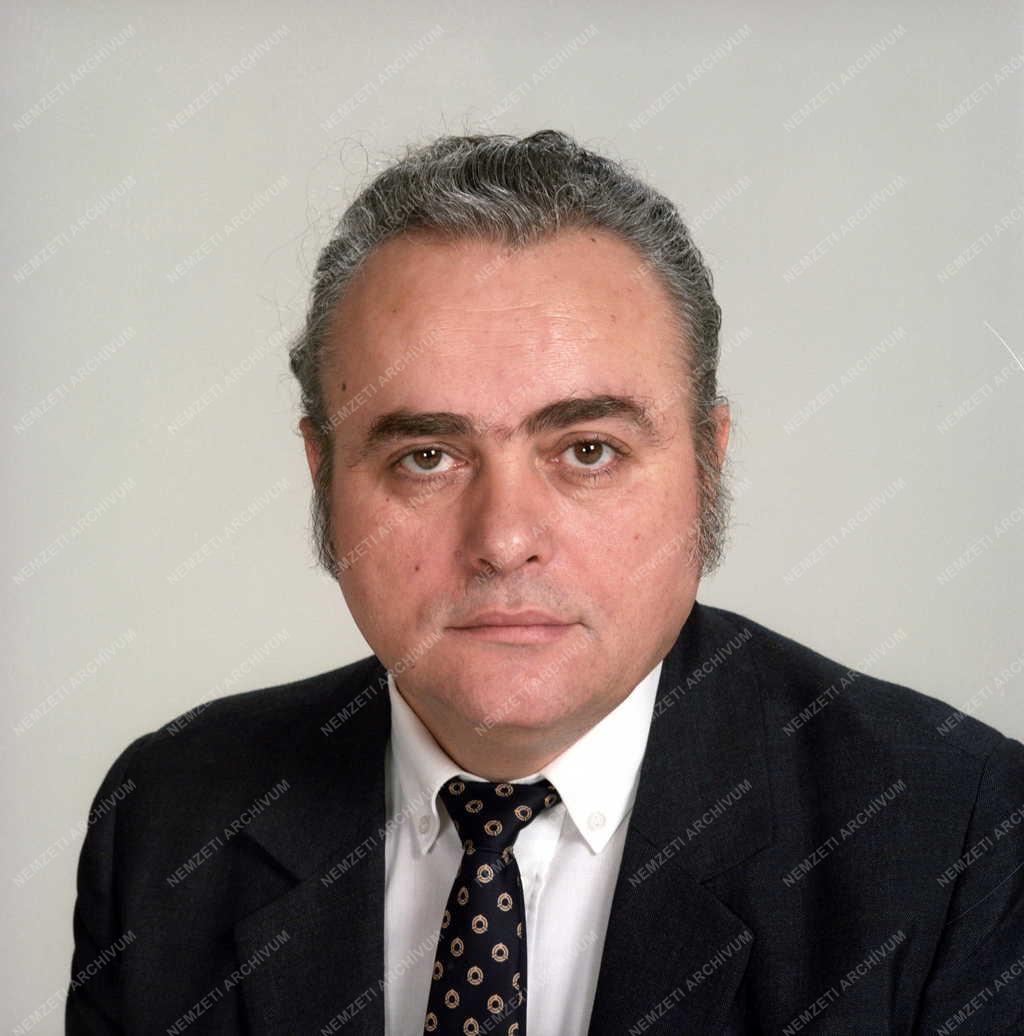 Gazdaság - Magyar Hitelbank - Demján Sándor