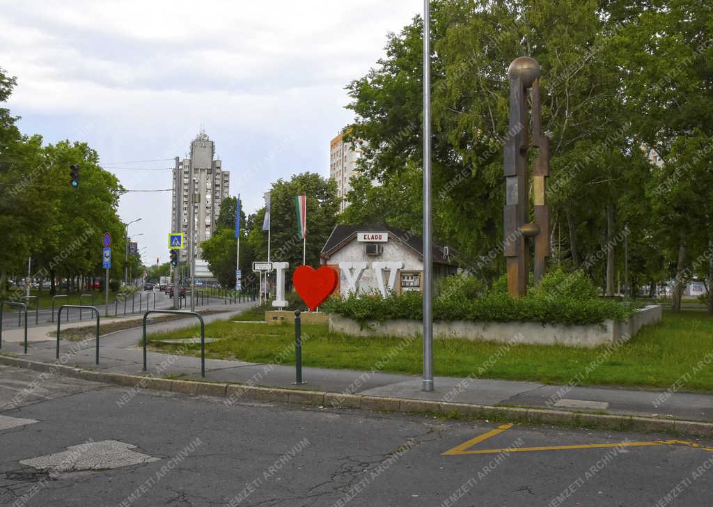 Városkép - Budapest - 50 éves Újpalota