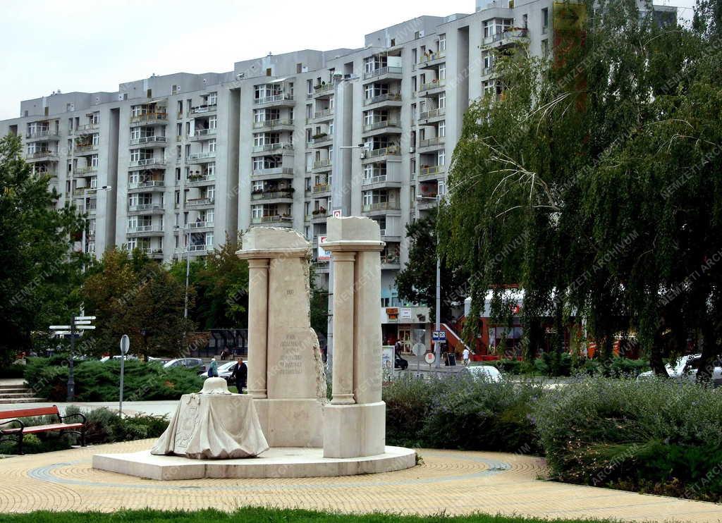 Emlékmű - Kecskemét - II. világháborús hősi emlékmű