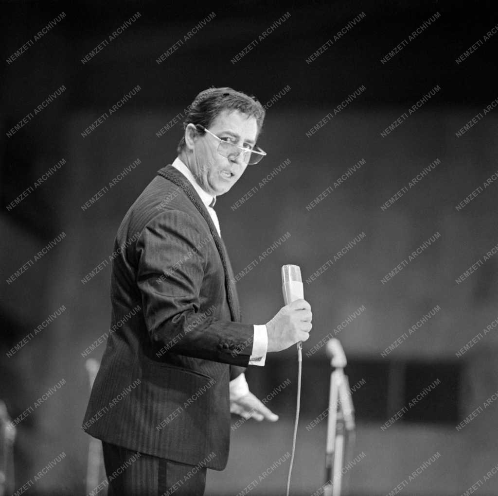 Kultúra - Vico Torrian és Ines Taddio koncert a Kisstadionban