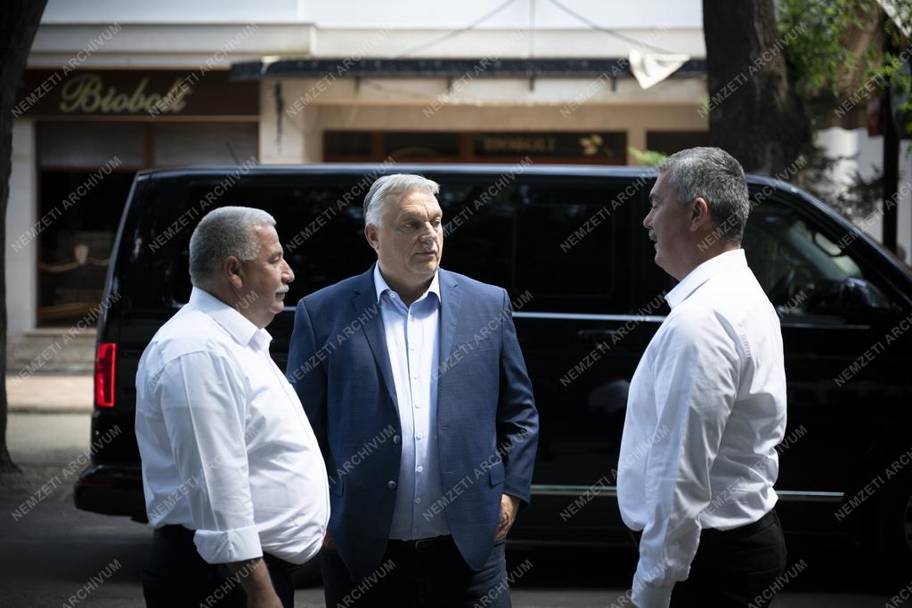 Voks 24 - Orbán Viktor országjáró kampánykörútja