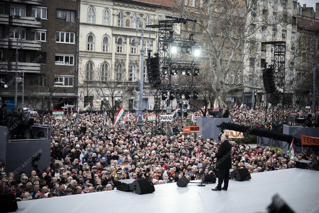 Március 15. - Állami díszünnepség a Múzeumkertben