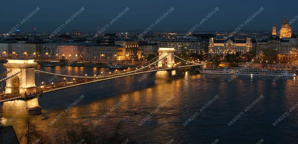 Budapest - A Lánchíd és környéke