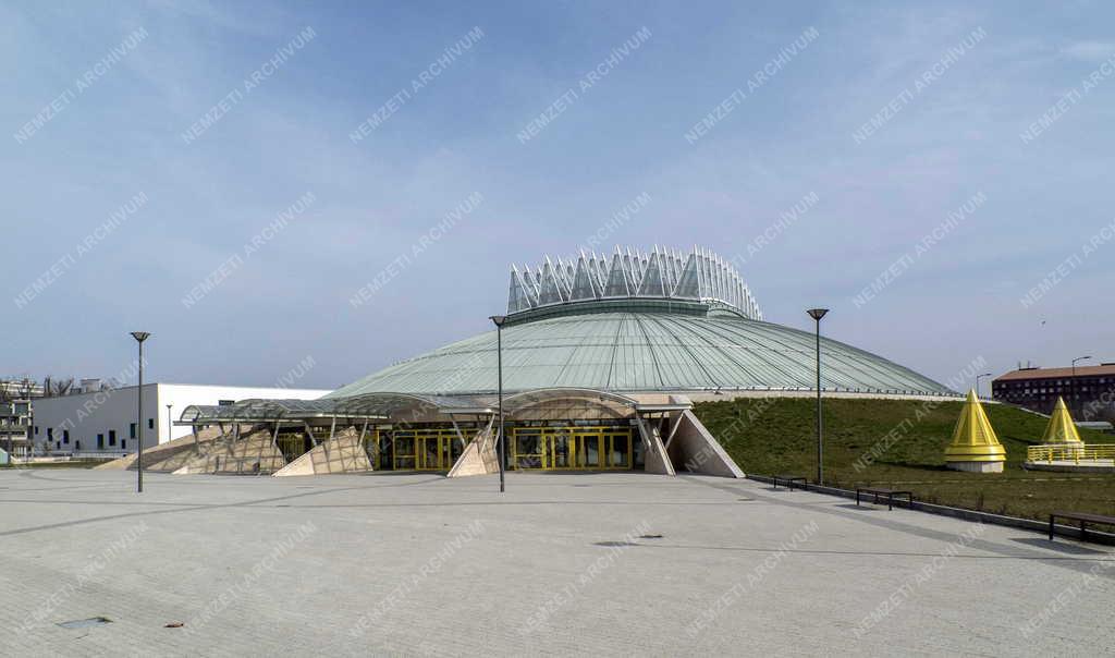 Sportlétesítmény - Budapest - A lágymányosi Tüskecsarnok
