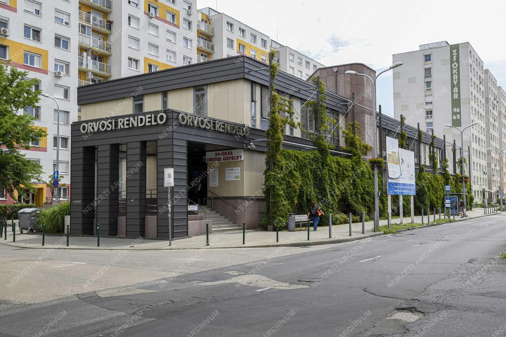 Városkép - Budapest - 50 éves Újpalota
