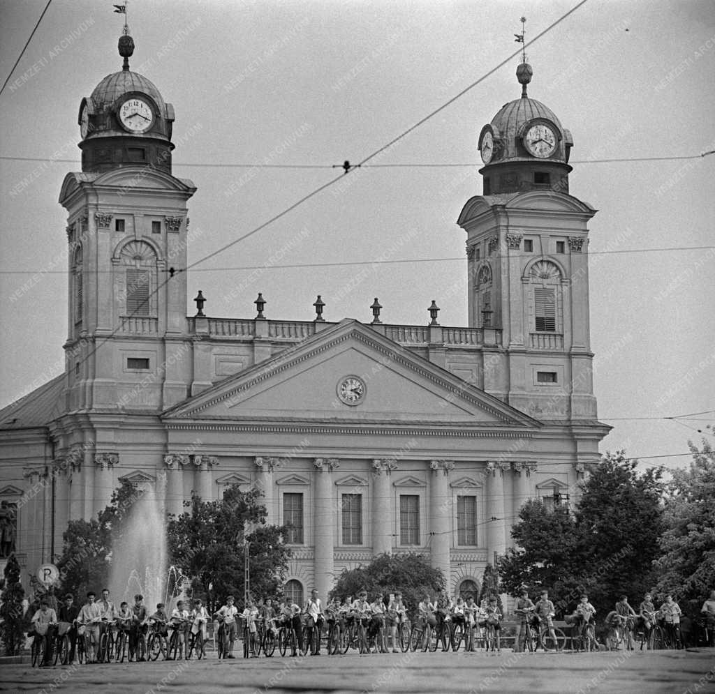 Sport - Szervezet - Úttörő kerékpártúra a Hortobágyon