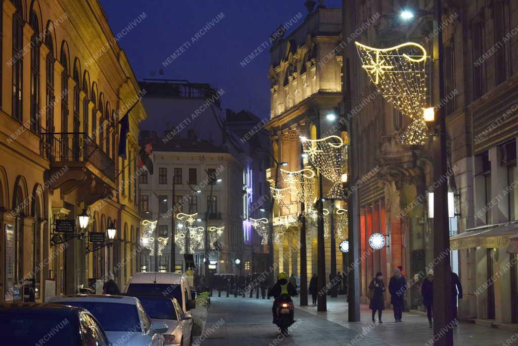 Városkép - Budapest - Ünnepi kivilágítás
