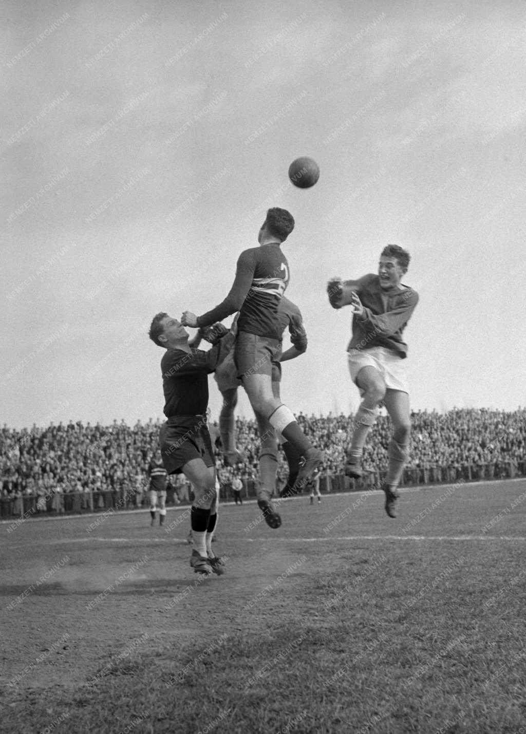 Sport - Labdarúgás - Pécs–Baranya-Bp. Honvéd