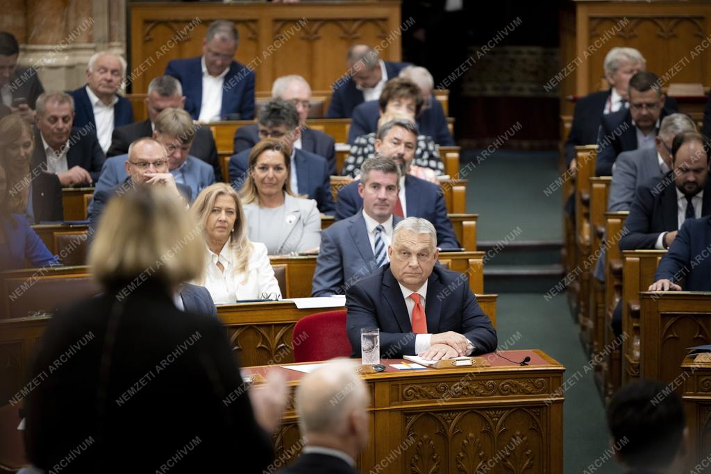 Az Országgyűlés plenáris ülése