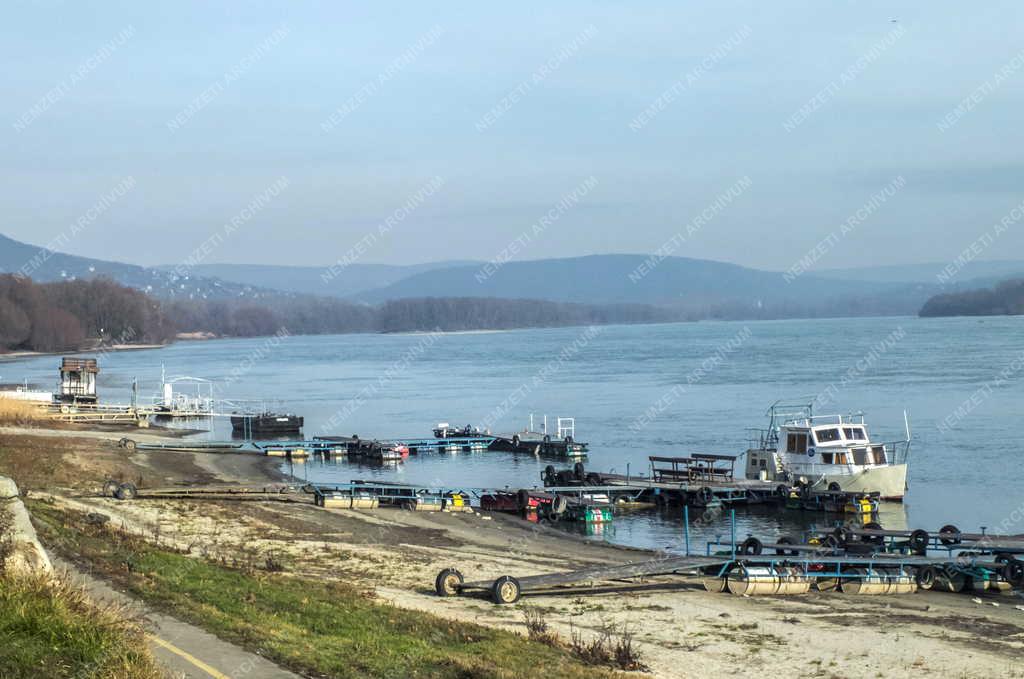 Tájkép - Nagymaros - Nagymarosi Duna-part