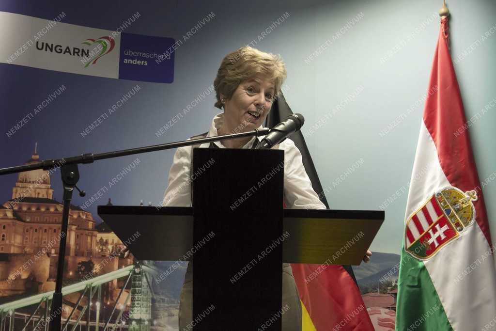 Magyar főkonzulátus nyílik Düsseldorfban