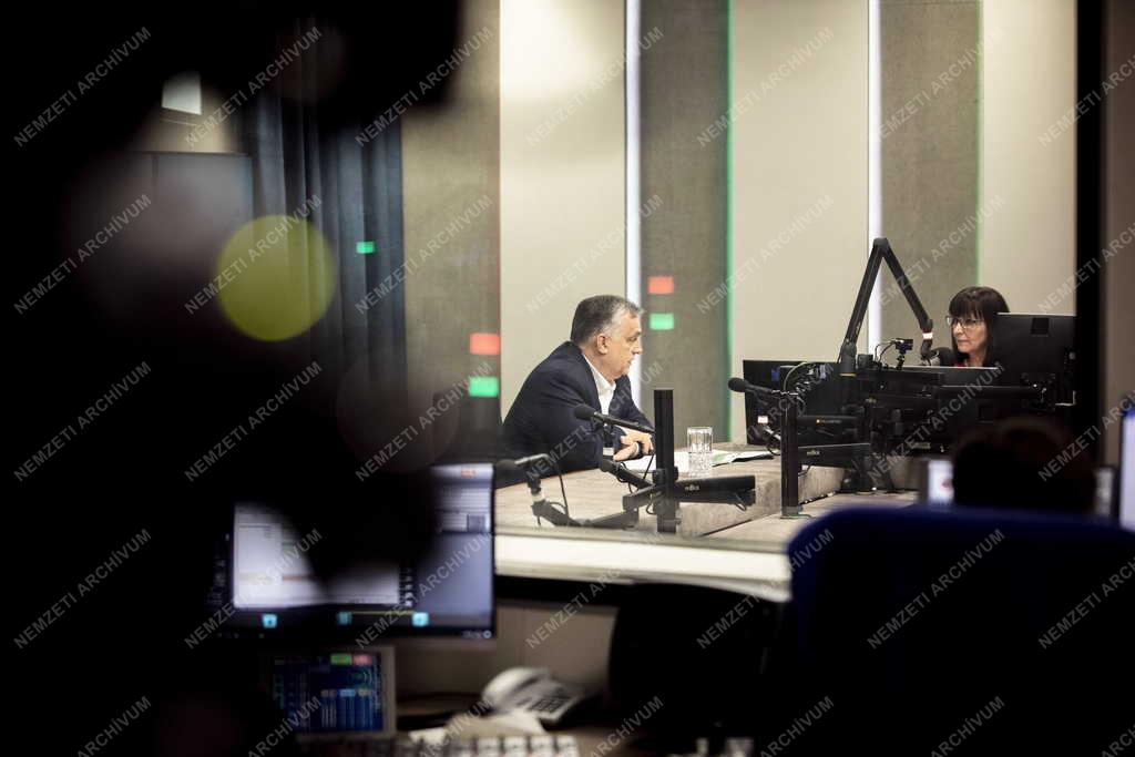 Miniszterelnöki interjú a Kossuth Rádióban