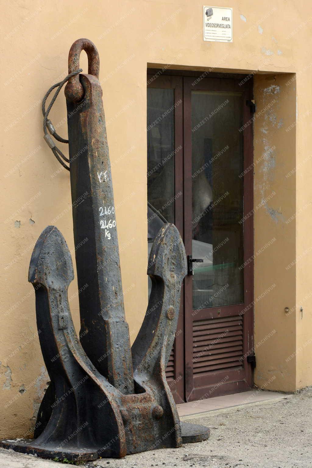 Tárgy - Portoferraio - 2,5 tonnás hajóhorgony 