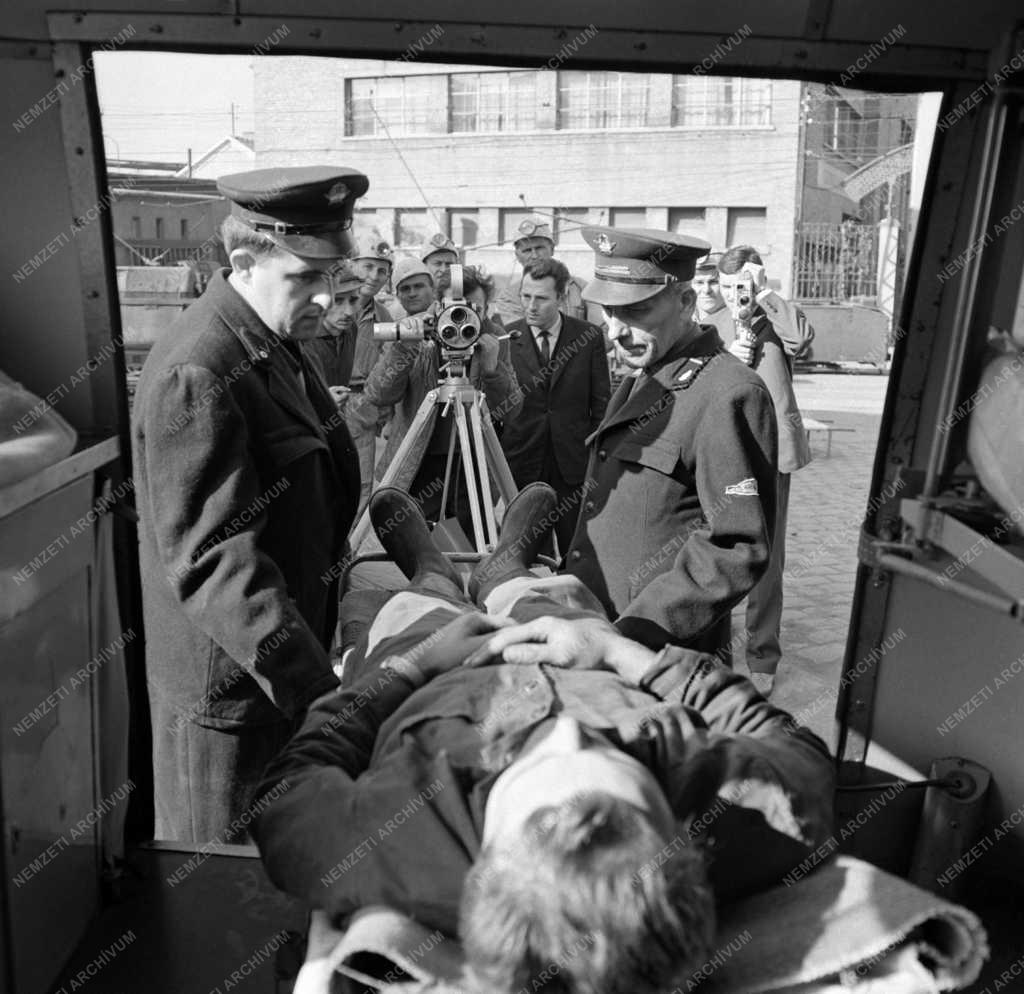 Szabadidő - Hobby - A dorogi József Attila Művelődési Ház filmszakköre