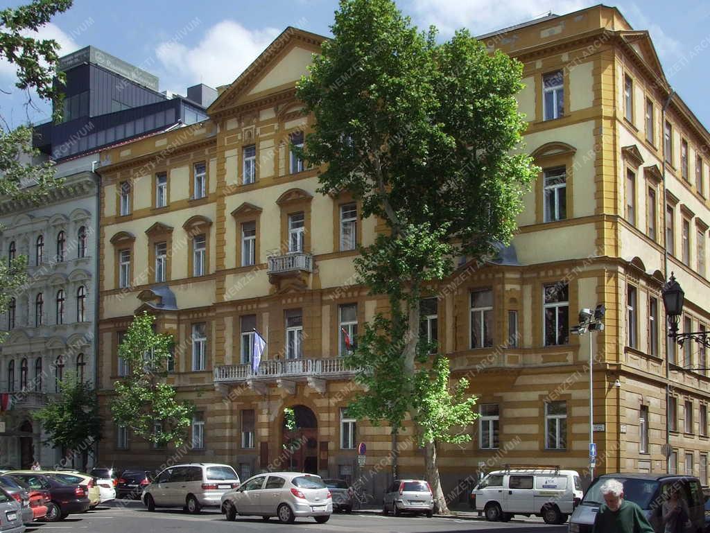 Városkép - Közigazgatás - Emberi Erőforrások Minisztérium