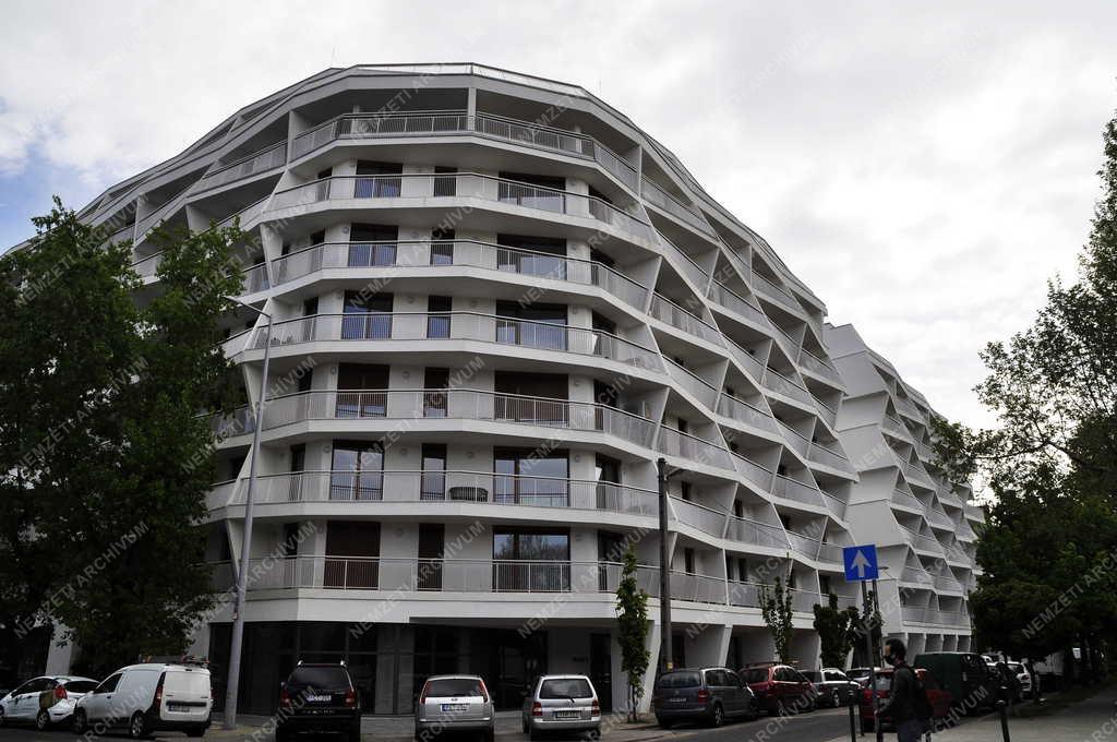 Városkép - Látványos lakóépület a 13. kerületben