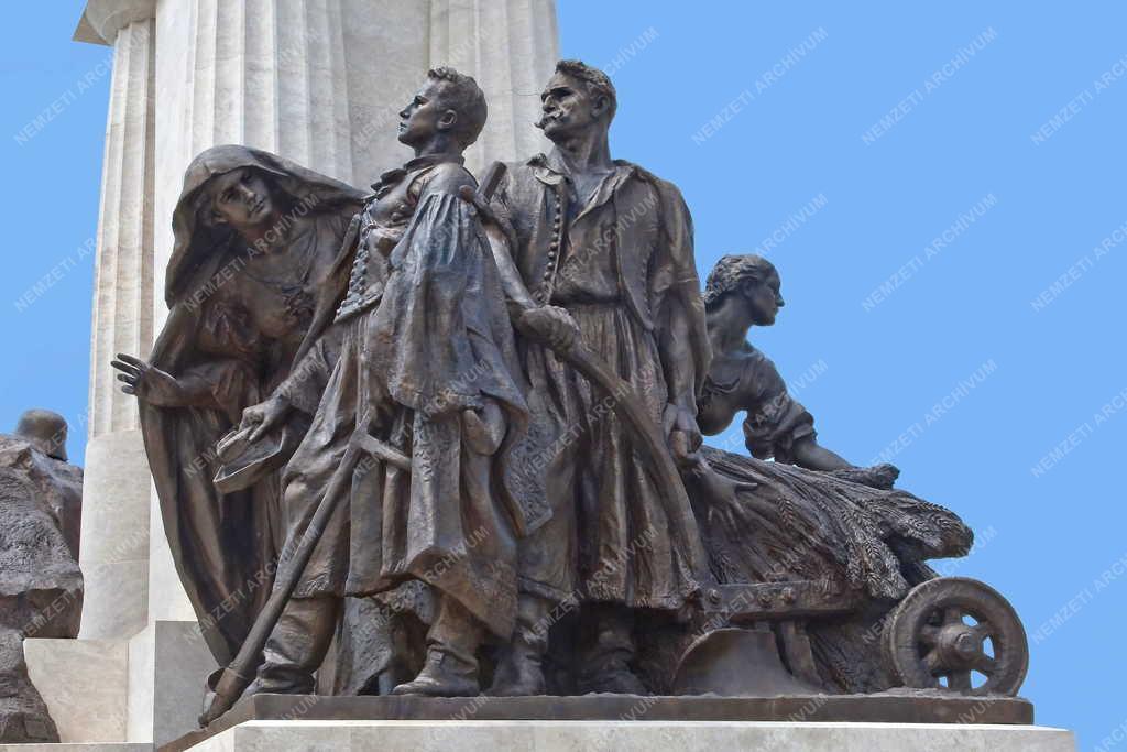 Műalkotás - Budapest -  Gróf Tisza István emlékművének részlete