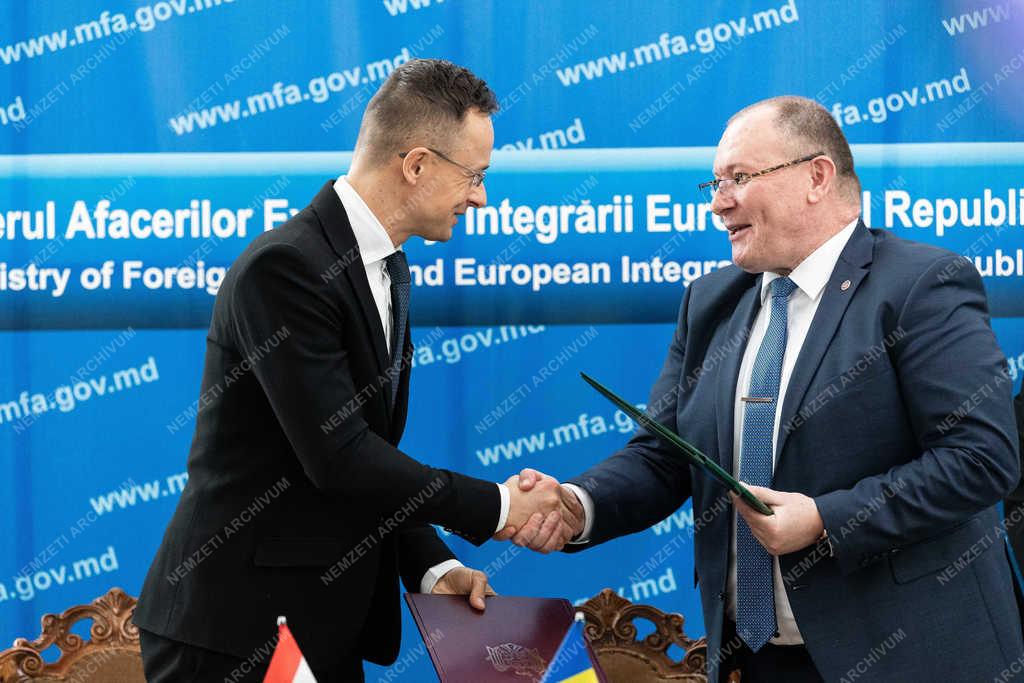 Szijjártó Péter Moldovában