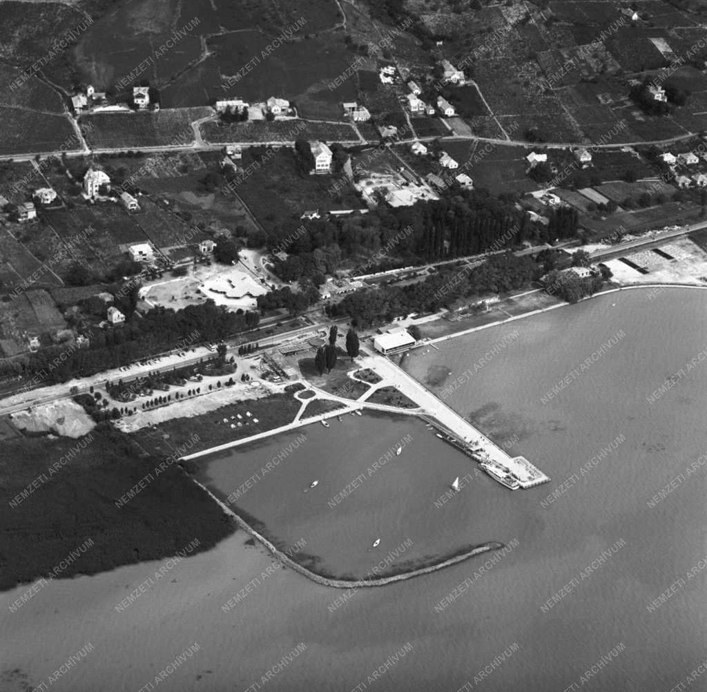 Tájkép - Badcsonyi kikötő