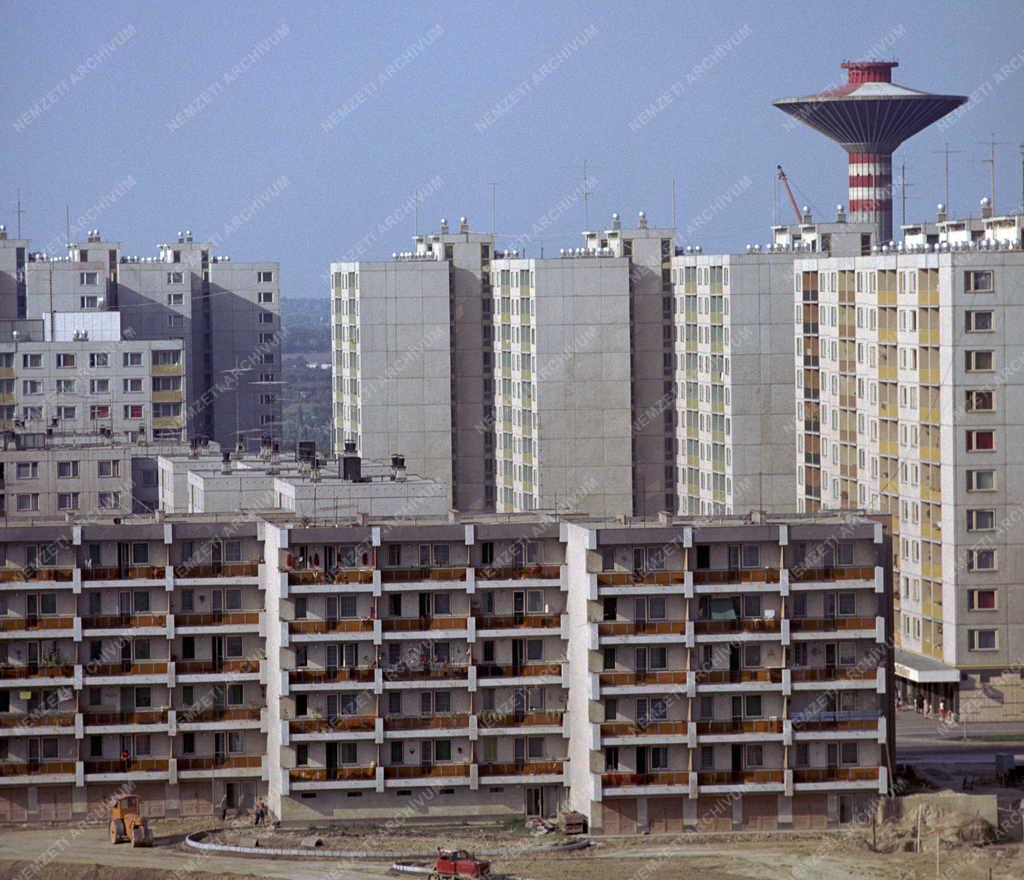 Városkép - A 25 éves Dunaújváros
