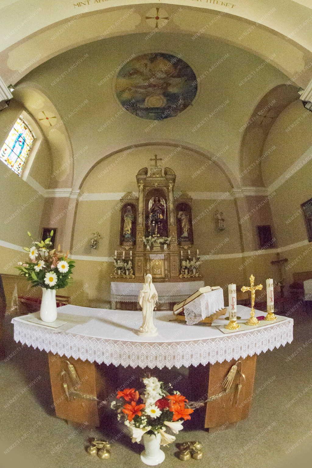 Egyház - Ciráki Szent Mihály plébánia templom