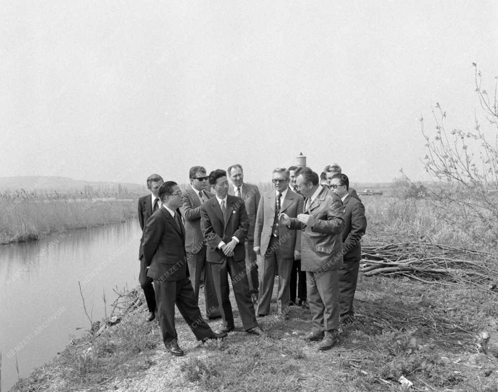 Külkapcsolat - Ho Dam, a KNDK külügyminisztere Balatonfenyvesen