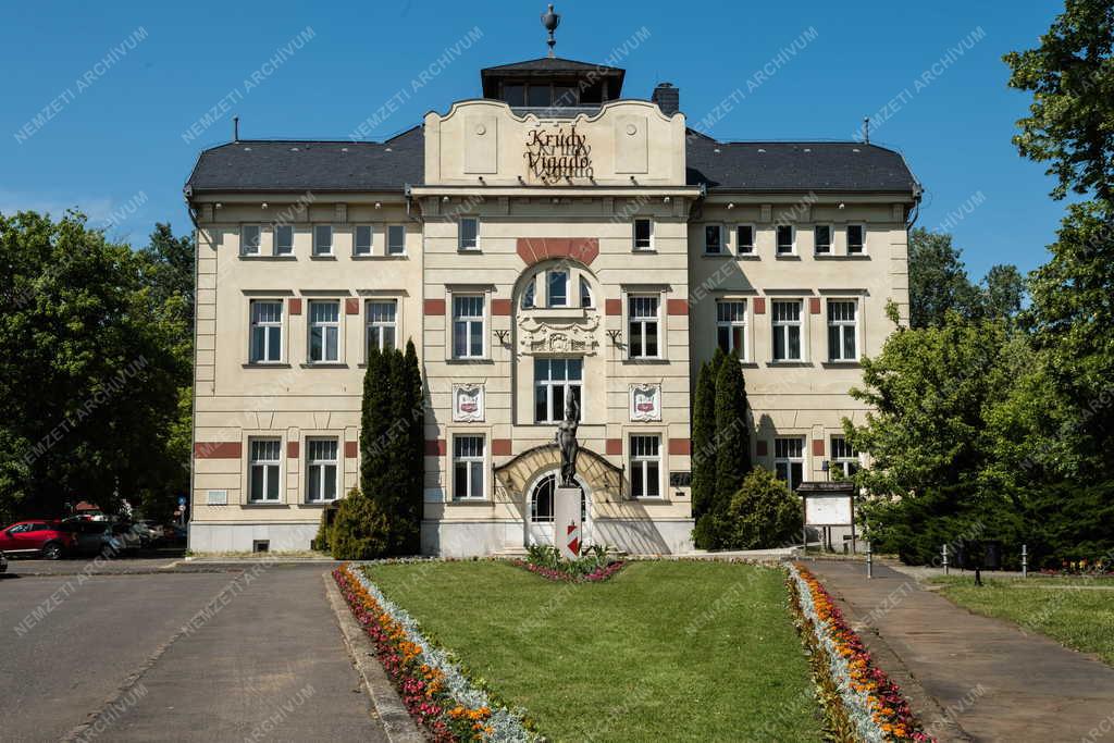 Városkép - Nyíregyháza - Sóstó - Krúdy Vigadó