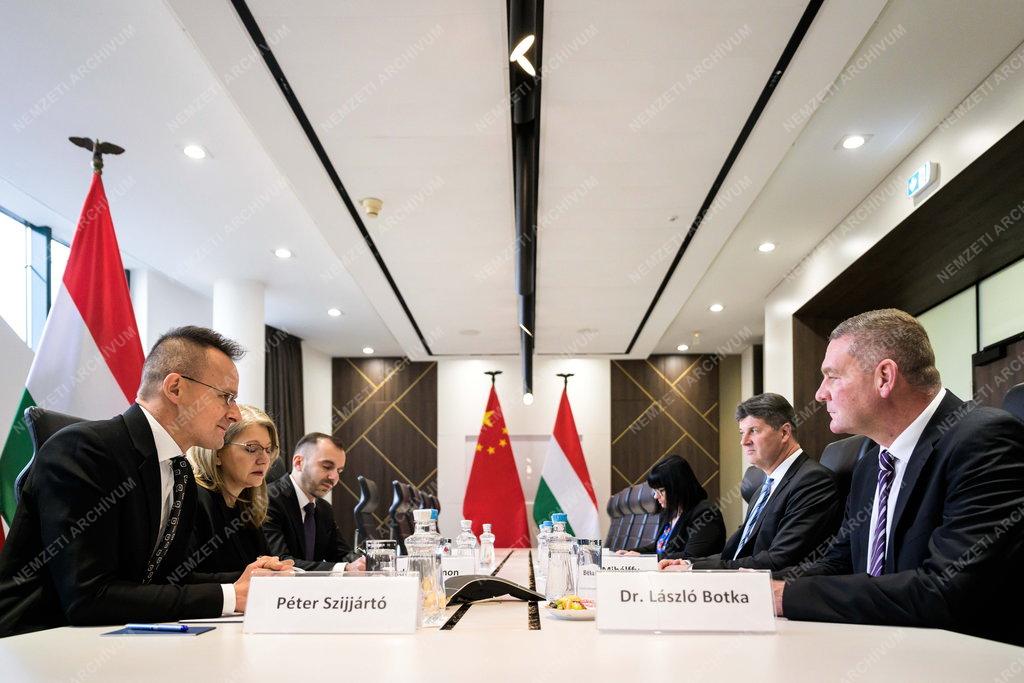 A kínai BYD óriásberuházás keretében Szegeden hozza létre első európai autógyárát