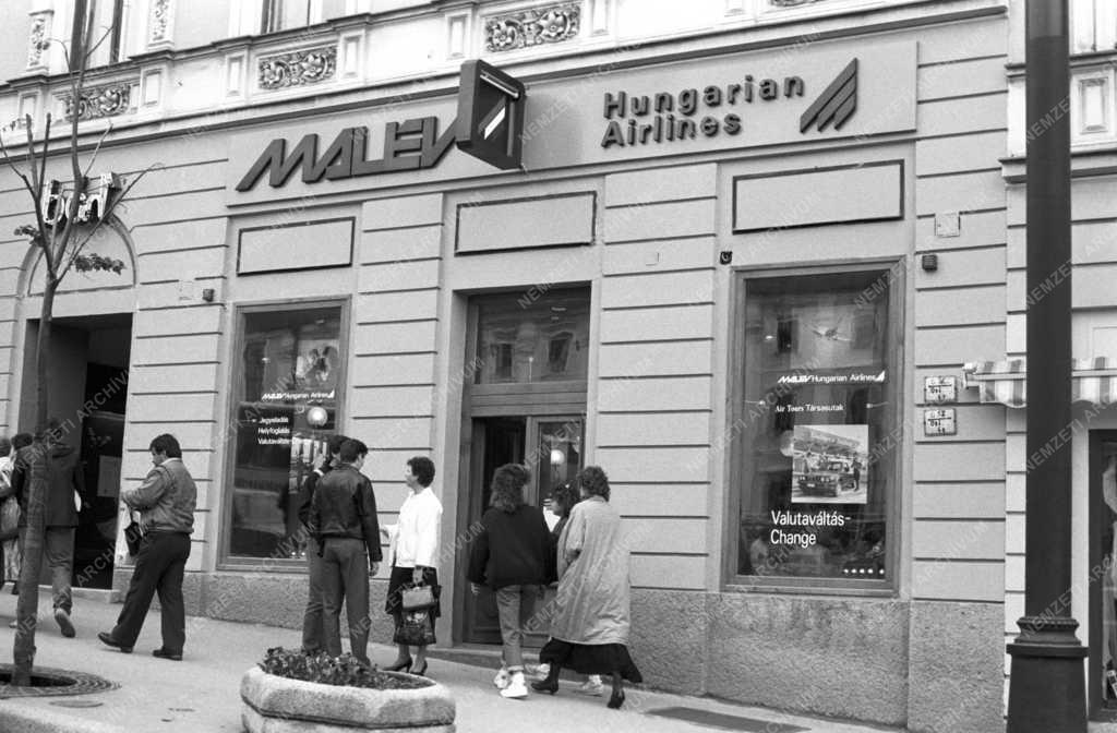 Idegenforgalom - MALÉV-jegyiroda nyílt Pécsett