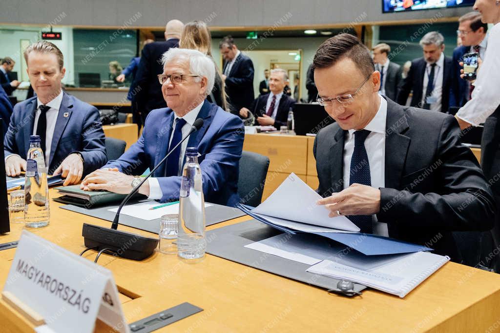 Szijjártó Péter az EU-tagországok külügyminisztereinek találkozóján Brüsszelben